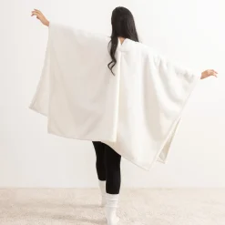 ATMOSPHERA Plaid à manches fourrure 